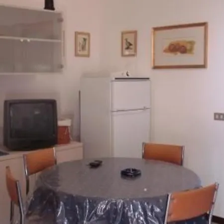 Ferienwohnung Fuer 4 Personen Ca 30 M In Marotta, Marken Provinz Pesaro-urbino Apartment